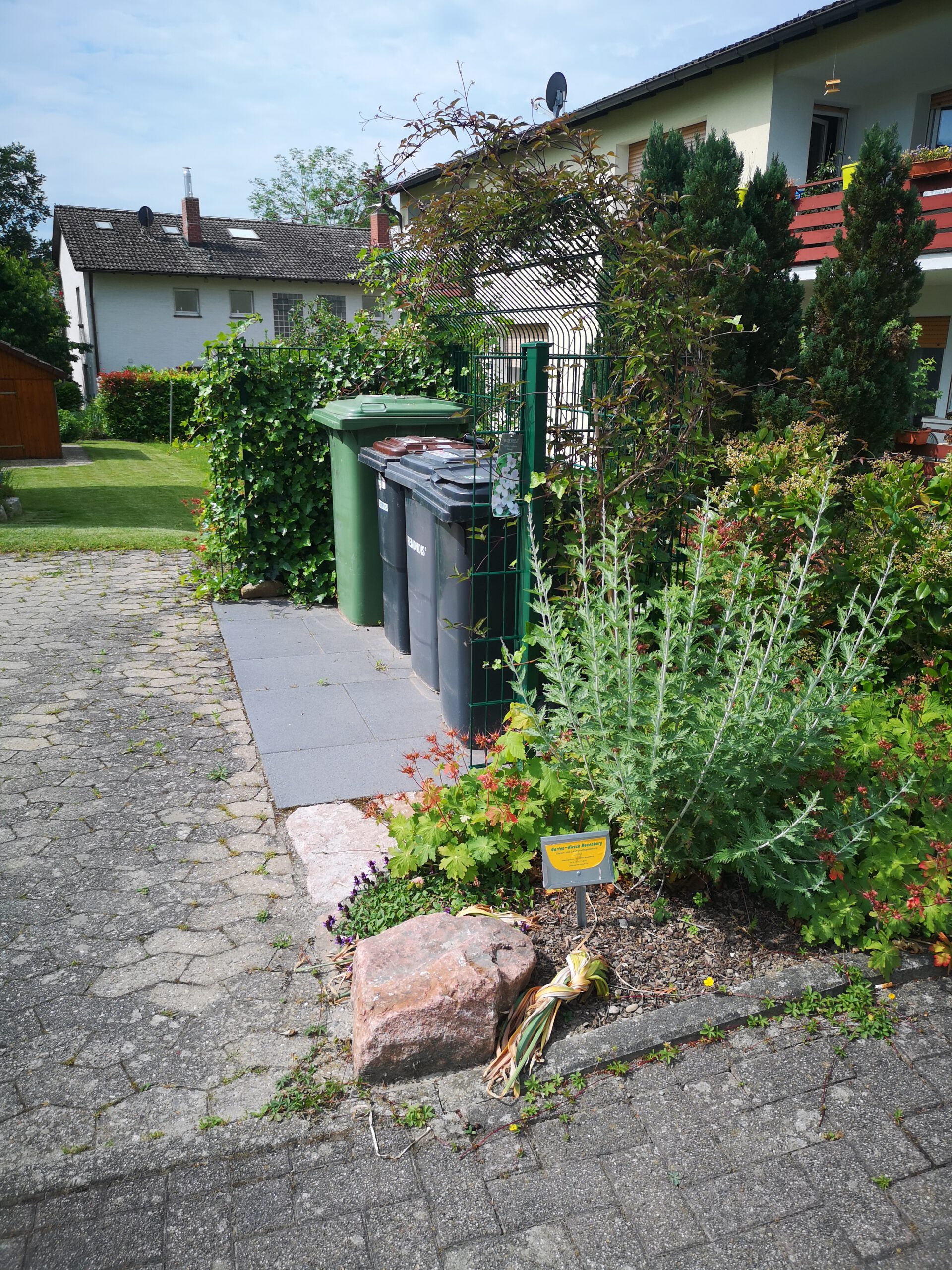 Mülltonnenstellplatz
