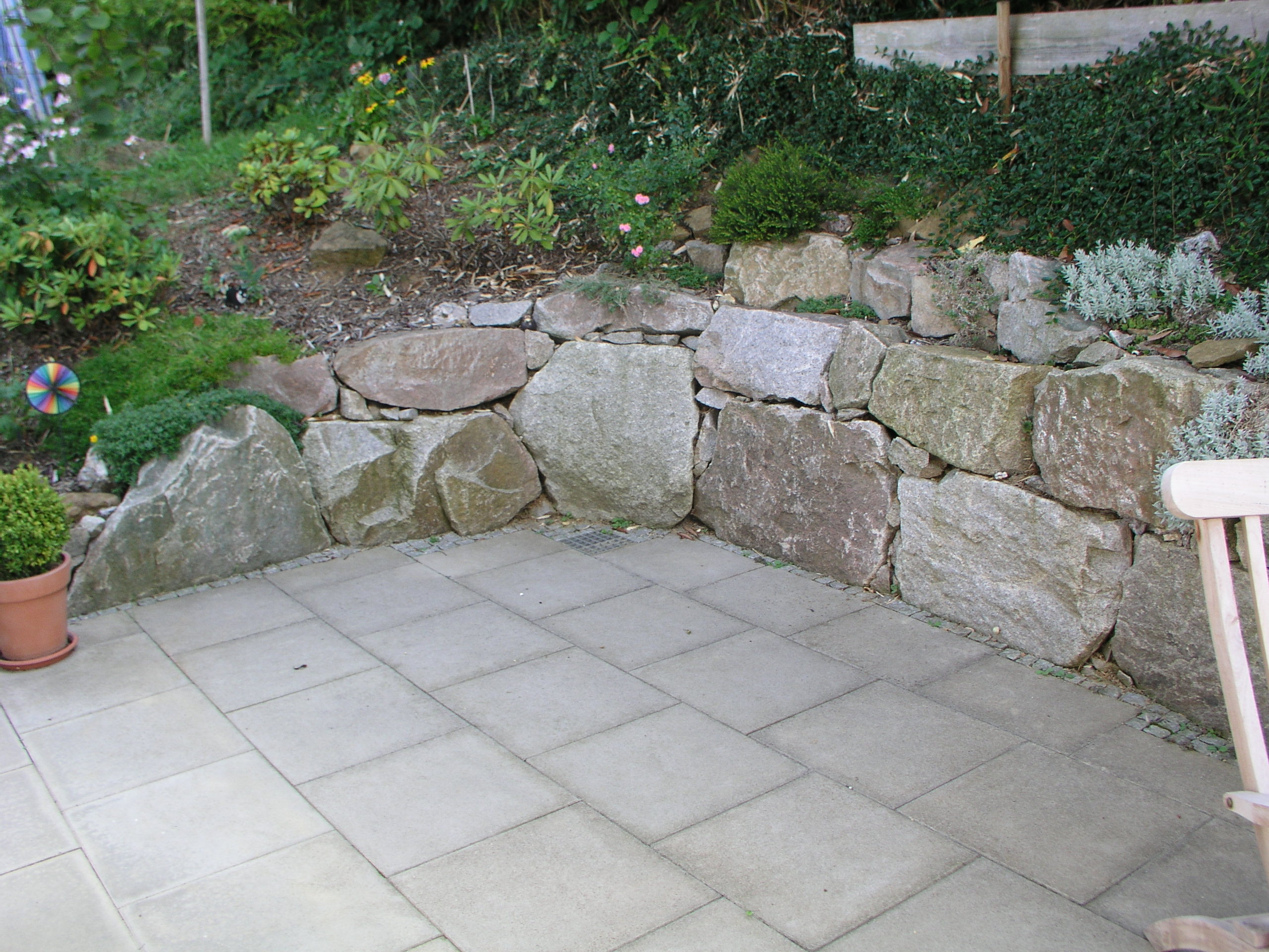 Stein im Garten 4