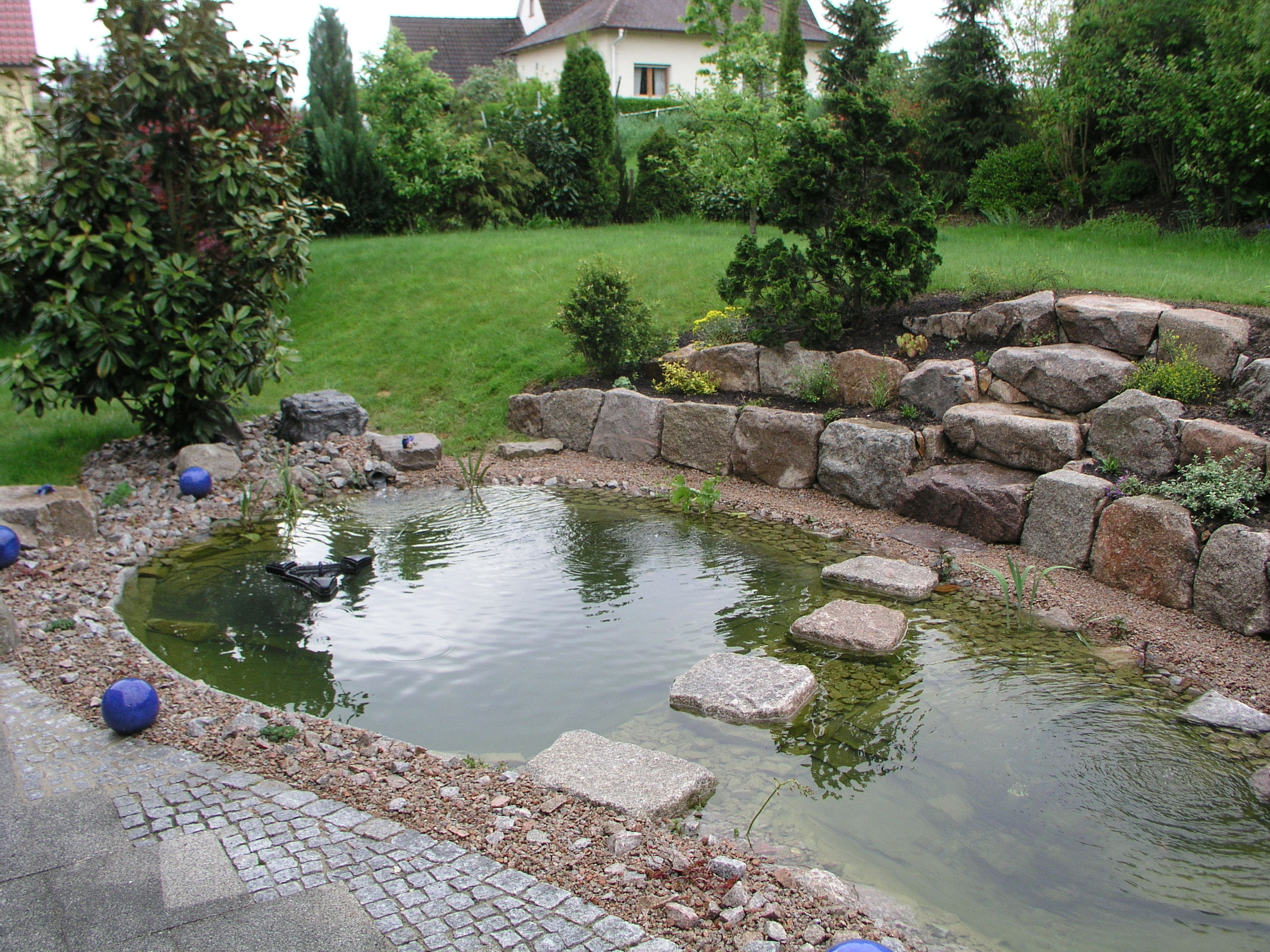 Stein im Garten 3
