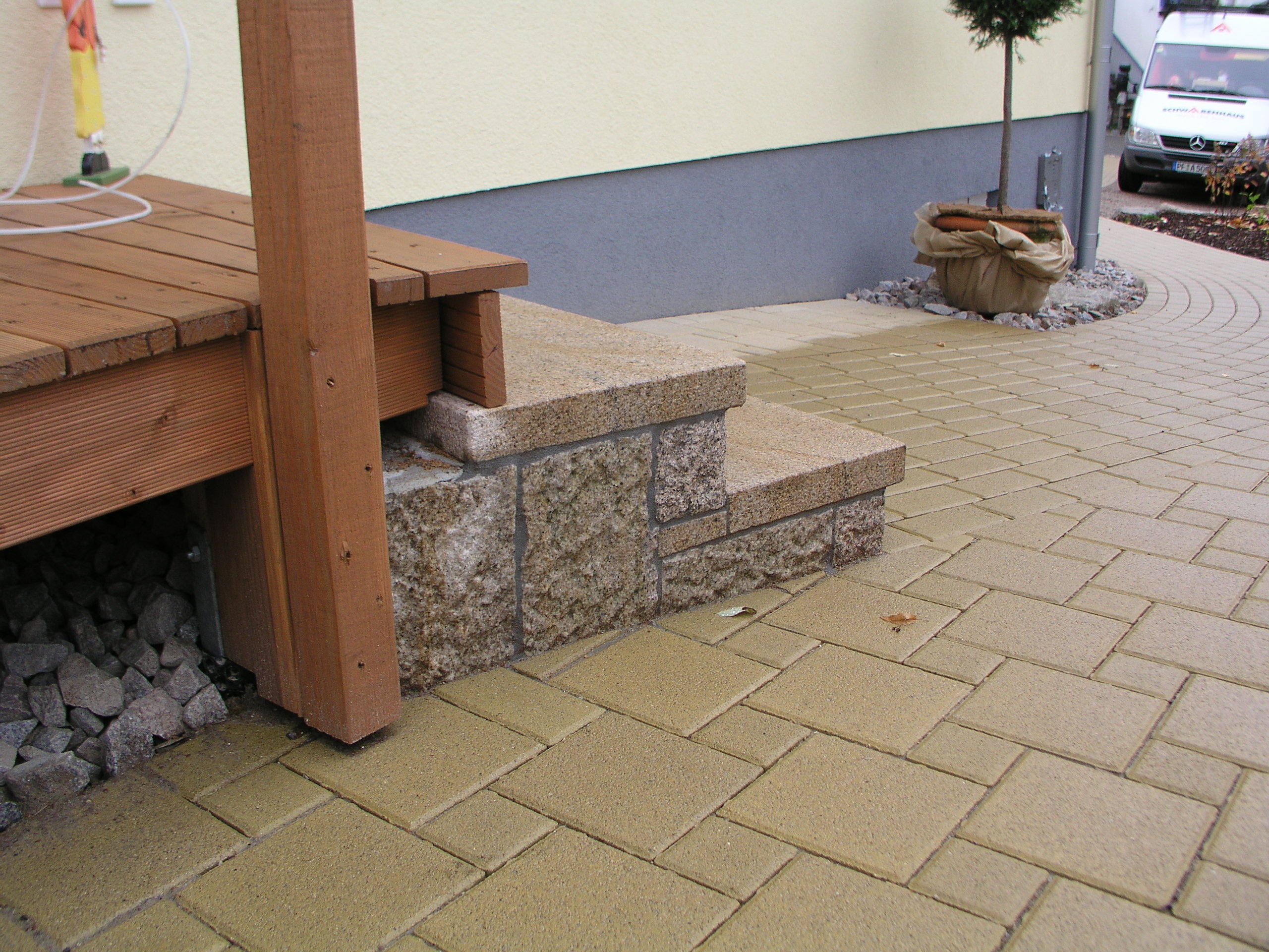 Stein im Garten 14