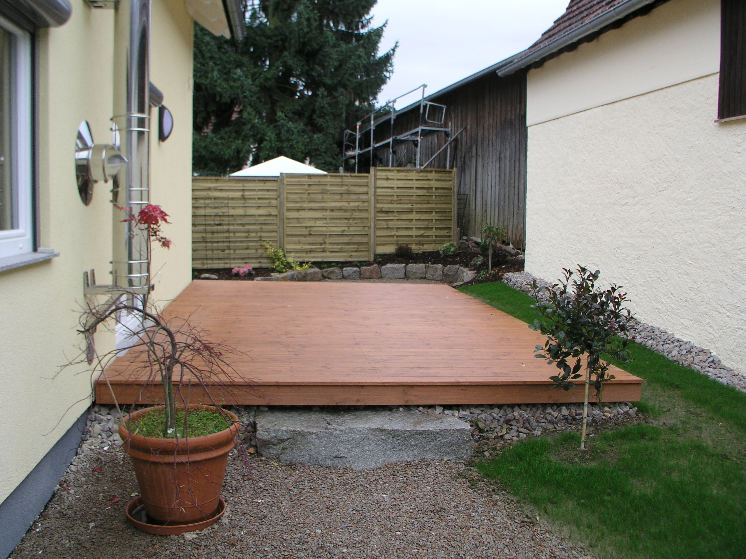 Stein im Garten 13